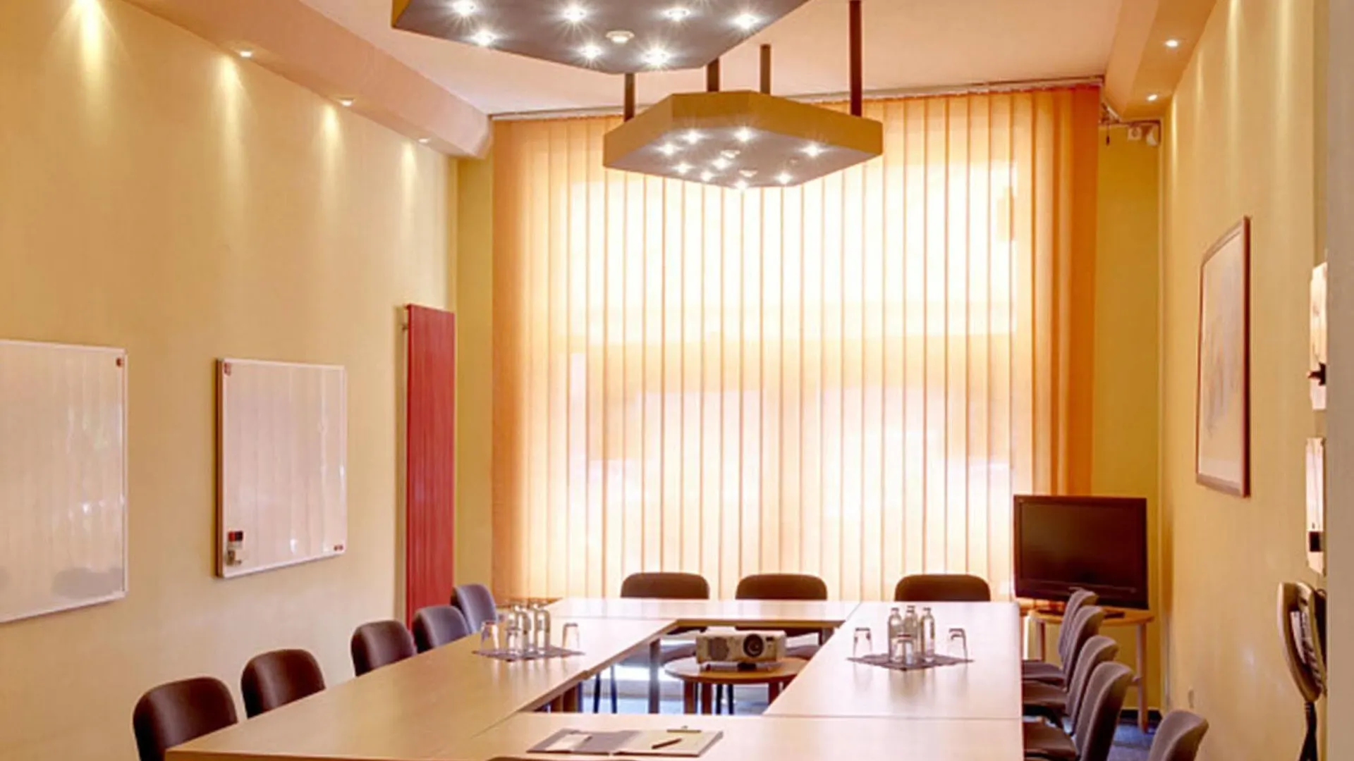 Art Hotel Charlottenburger Hof Berlin 3*,